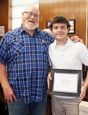 Nicole Stokes | Franklin Advocate
District 4 Supervisor Pat Larkin presented the Mississippi Association
of Supervisors 2023 County Employee Scholarship to Franklin County High
School 2023 graduate Andrew B. Jones on Monday during the Franklin
County Board of Supervisors regular business meeting.